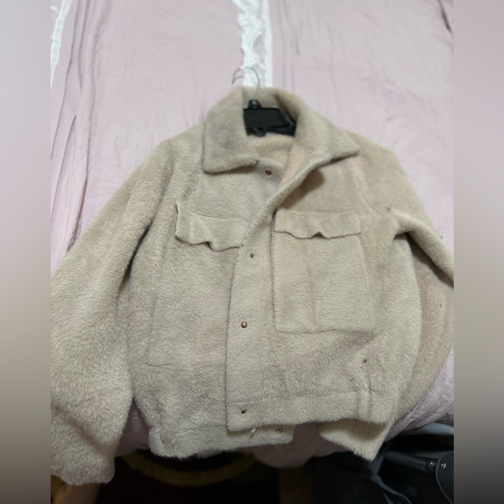 Fuzzy beige jacket - Picture 4 of 5